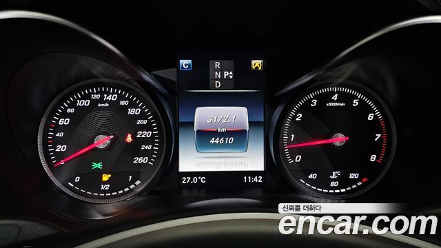 Mercedes-Benz C-Class 2018 — photo 11