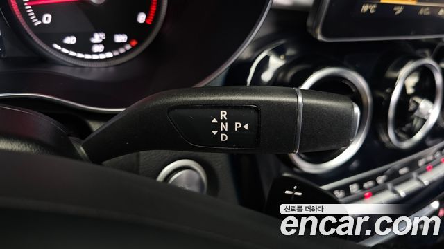 Mercedes-Benz C-Class 2018 — photo 12