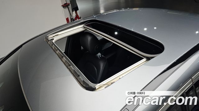 Mercedes-Benz C-Class 2018 — photo 23
