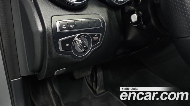 Mercedes-Benz C-Class 2018 — photo 25