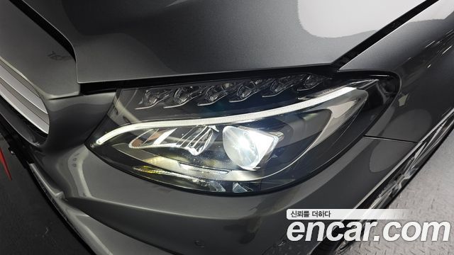 Mercedes-Benz C-Class 2018 — photo 8