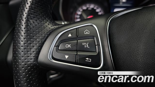 Mercedes-Benz C-Class 2018 — photo 28