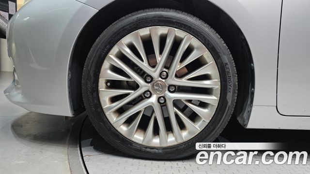 Lexus ES 2013 — photo 5