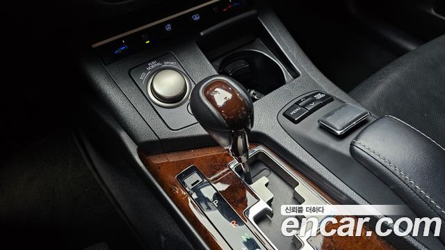 Lexus ES 2013 — photo 9