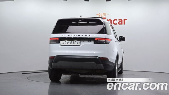 Land Rover Discovery 2018 — photo 4