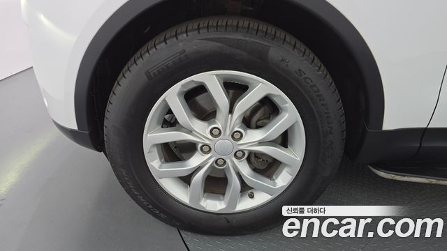Land Rover Discovery 2018 — photo 5