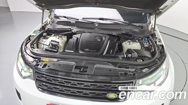 Land Rover Discovery 2018 — photo 6