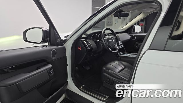 Land Rover Discovery 2018 — photo 10