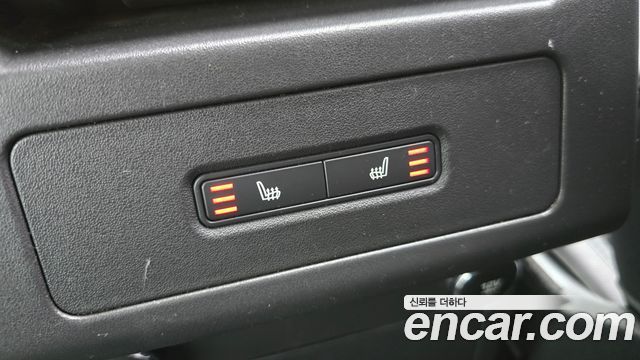 Land Rover Discovery 2018 — photo 18