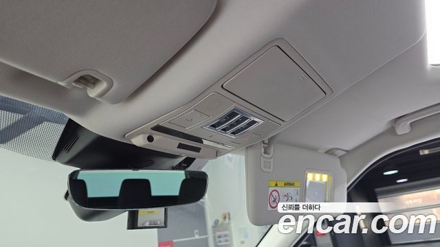 Land Rover Discovery 2018 — photo 20