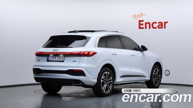 Audi Q5 2025 — photo 2