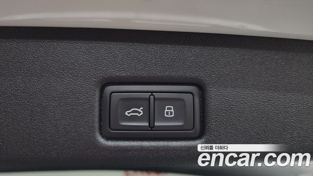 Audi Q5 2025 — photo 25