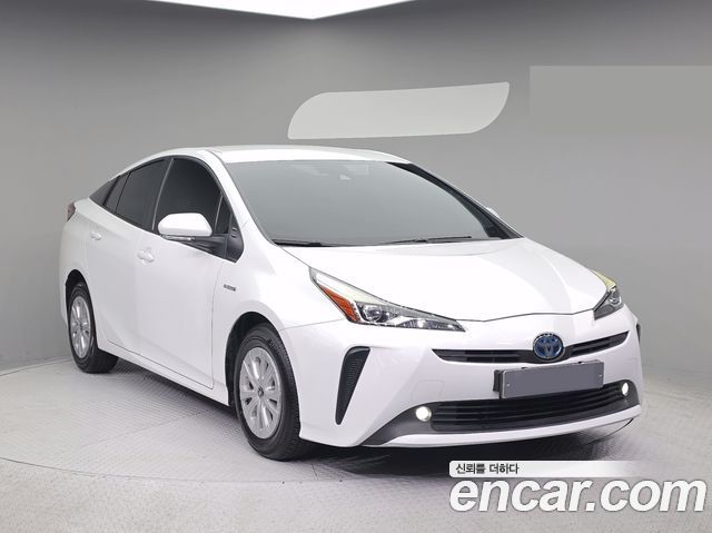 Toyota Prius 2022 — photo 3