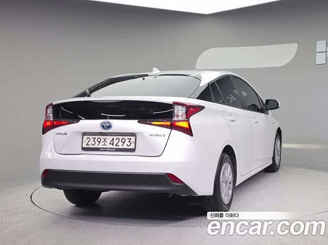 Toyota Prius 2022 — photo 4