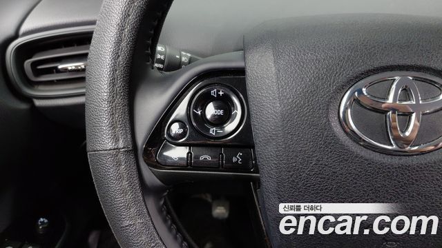 Toyota Prius 2022 — photo 10