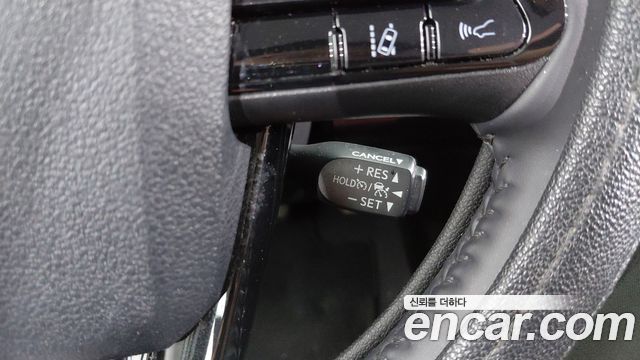 Toyota Prius 2022 — photo 12