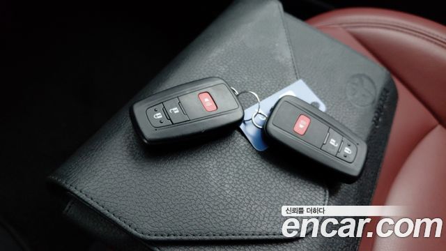 Toyota Prius 2022 — photo 18