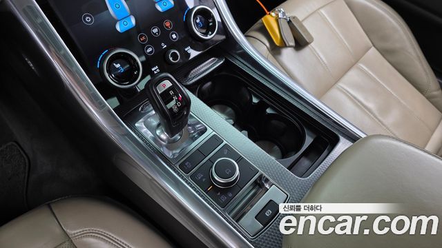 Land Rover Range Rover Sport 2018 — photo 9
