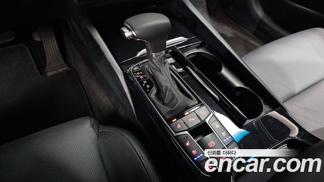 Kia K7 2018 — photo 12