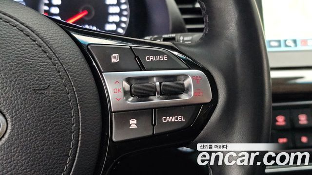 Kia K7 2018 — photo 21