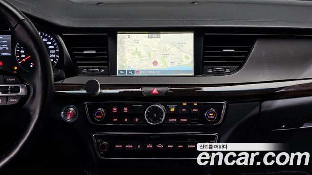 Kia K7 2018 — photo 25