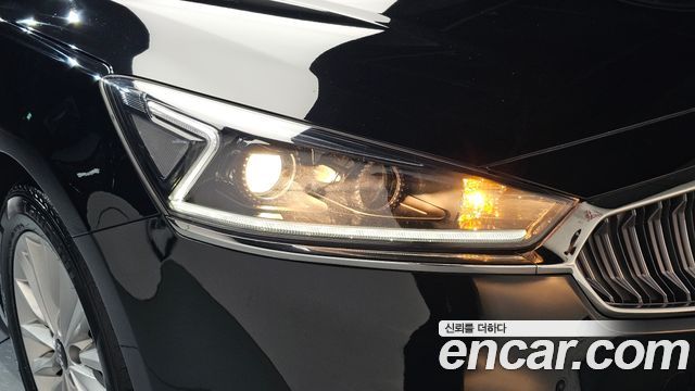 Kia K7 2018 — photo 8