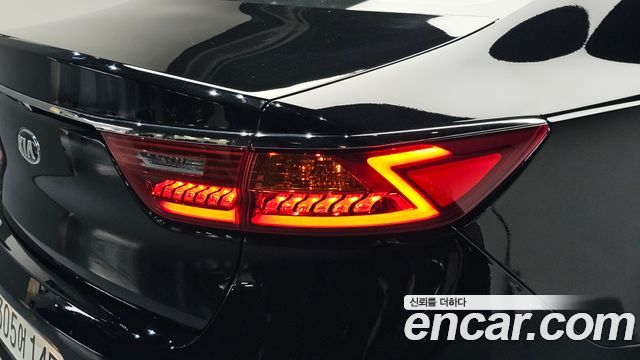 Kia K7 2018 — photo 9