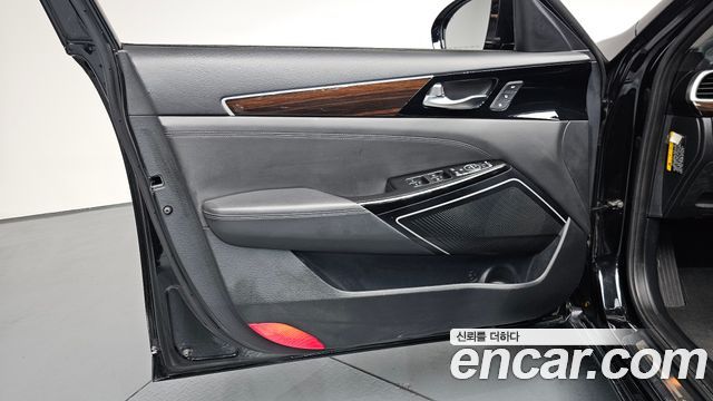 Kia K7 2018 — photo 14