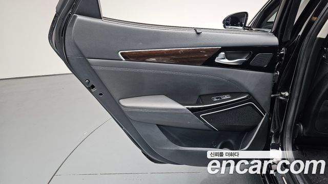 Kia K7 2018 — photo 15