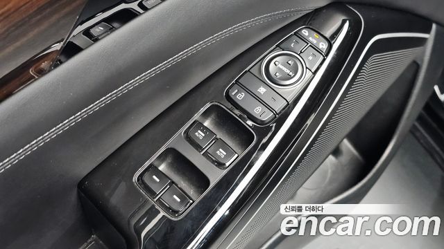 Kia K7 2018 — photo 29