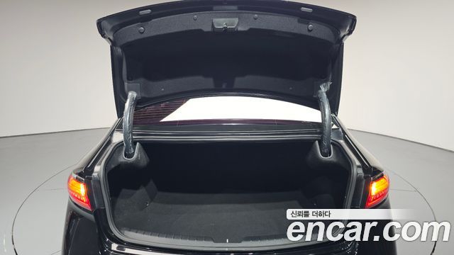 Kia K7 2018 — photo 34