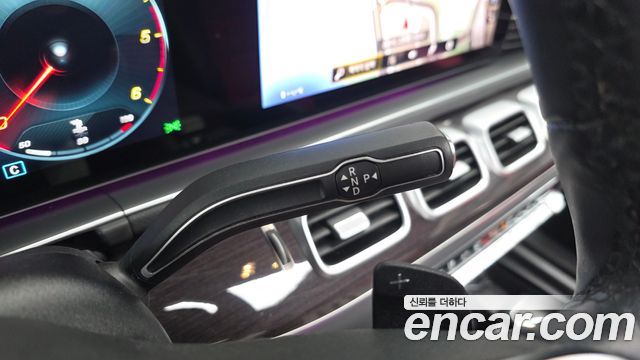 Mercedes-Benz GLE-Class 2023 — photo 12