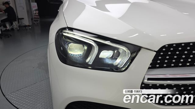 Mercedes-Benz GLE-Class 2023 — photo 8