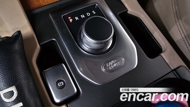 Land Rover Discovery 2016 — photo 9