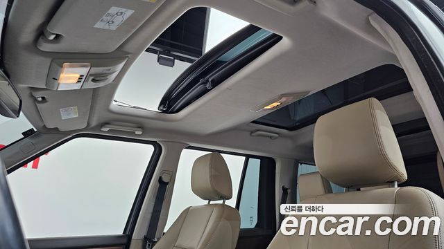 Land Rover Discovery 2016 — photo 18