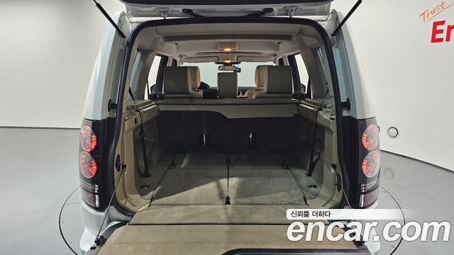 Land Rover Discovery 2016 — photo 19