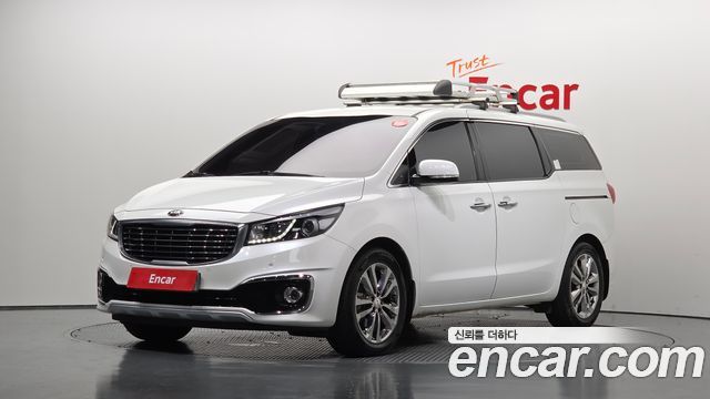 Kia Canival 2017 — photo 1