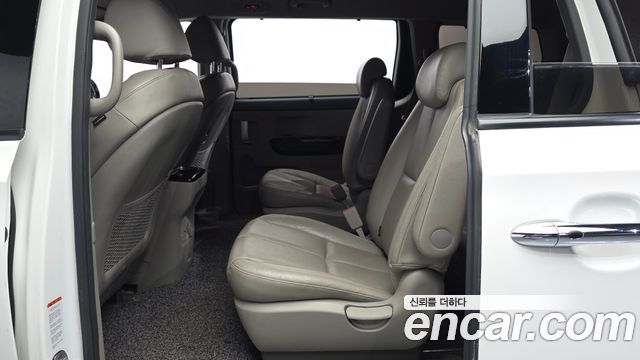 Kia Canival 2017 — photo 17