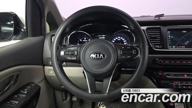 Kia Canival 2017 — photo 20