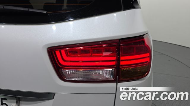 Kia Canival 2017 — photo 9