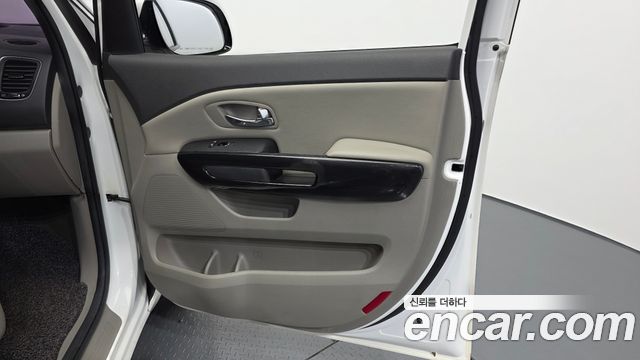 Kia Canival 2017 — photo 15