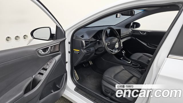 Hyundai Ioniq 2020 — photo 13