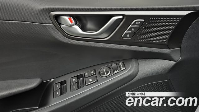 Hyundai Ioniq 2020 — photo 26
