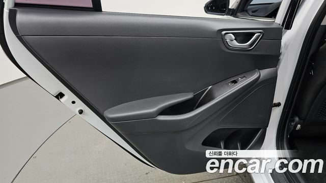 Hyundai Ioniq 2020 — photo 15
