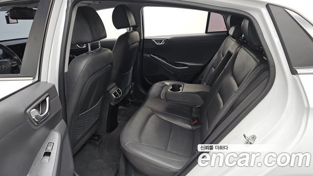 Hyundai Ioniq 2020 — photo 16