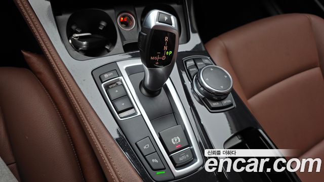 BMW 5-Series 2016 — photo 9