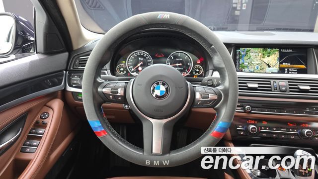 BMW 5-Series 2016 — photo 12