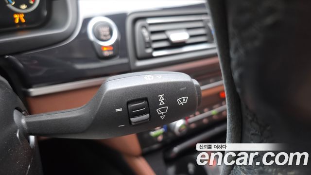 BMW 5-Series 2016 — photo 13