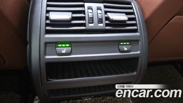 BMW 5-Series 2016 — photo 18