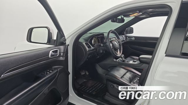 Jeep Cherokee 2018 — photo 13